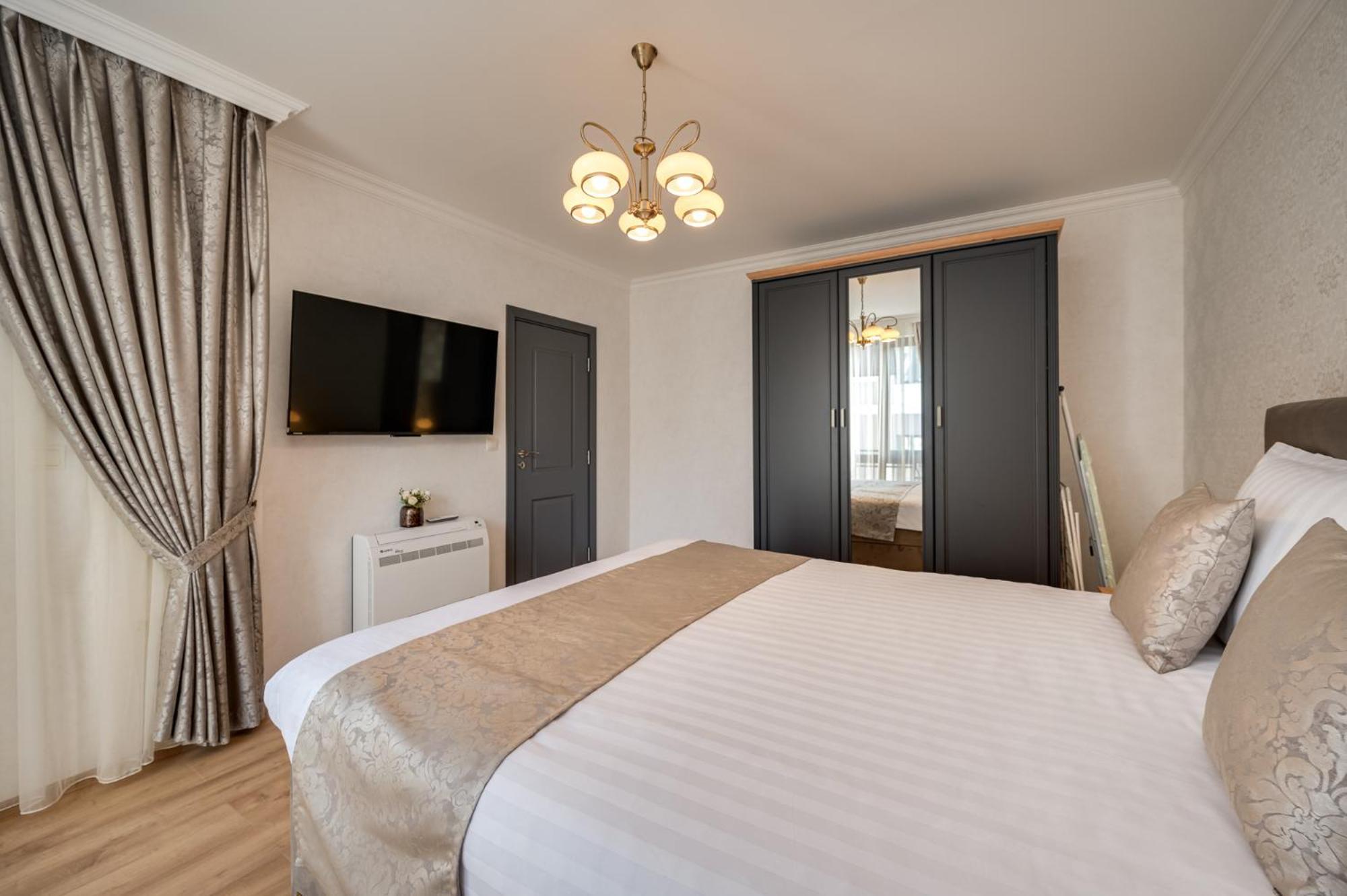 Prestige Central Apartments Varna Extérieur photo